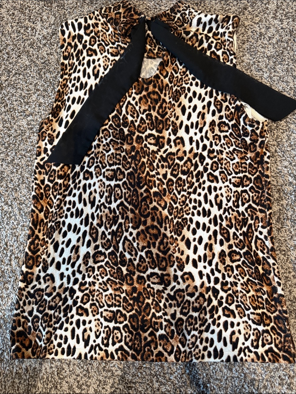 White House Black Market NO TAG Leopard print lightweight sweater